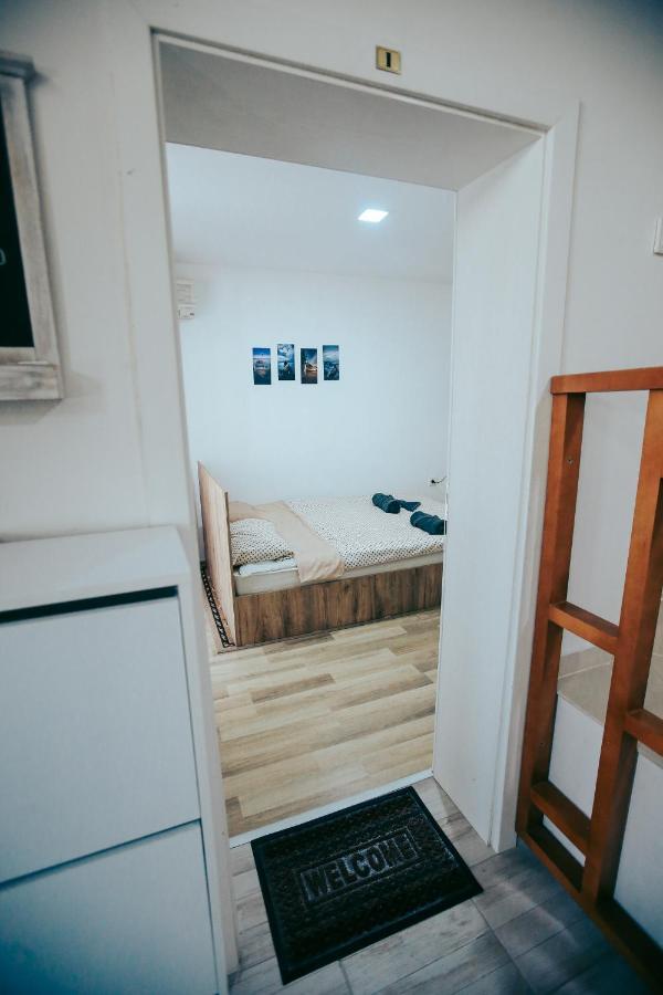 Madox Apartment โอครีด ภายนอก รูปภาพ