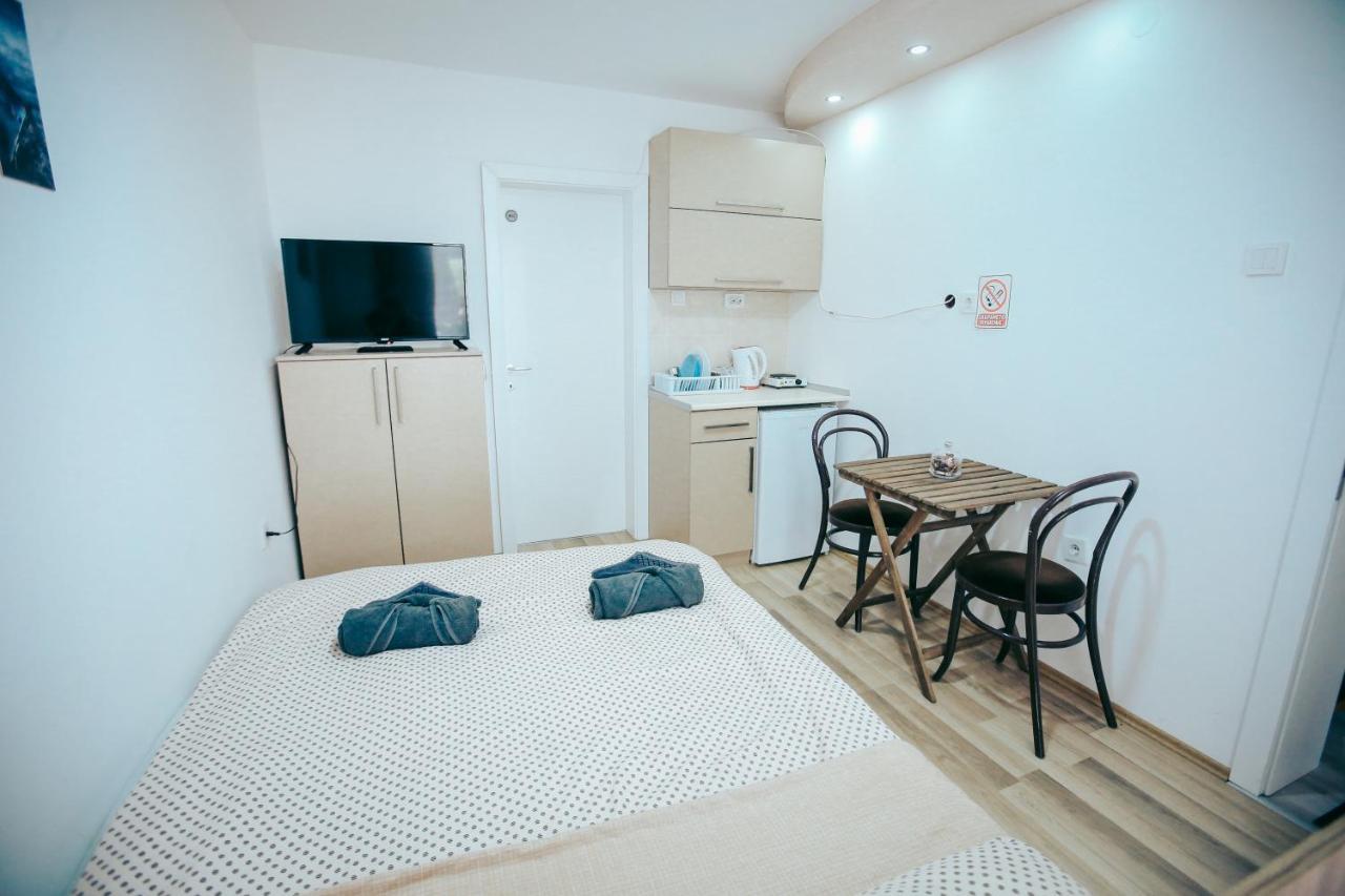 Madox Apartment โอครีด ภายนอก รูปภาพ
