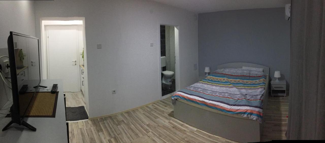 Madox Apartment โอครีด ภายนอก รูปภาพ